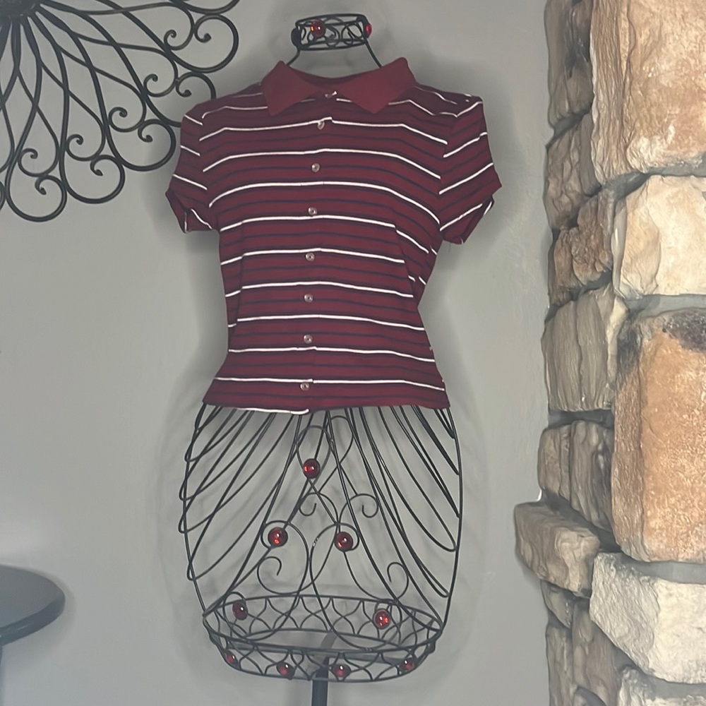 Women’s fitting red and blue stripe shirt with collar